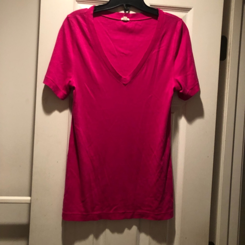J crew v neck tee-shirt NWOT fuschia
